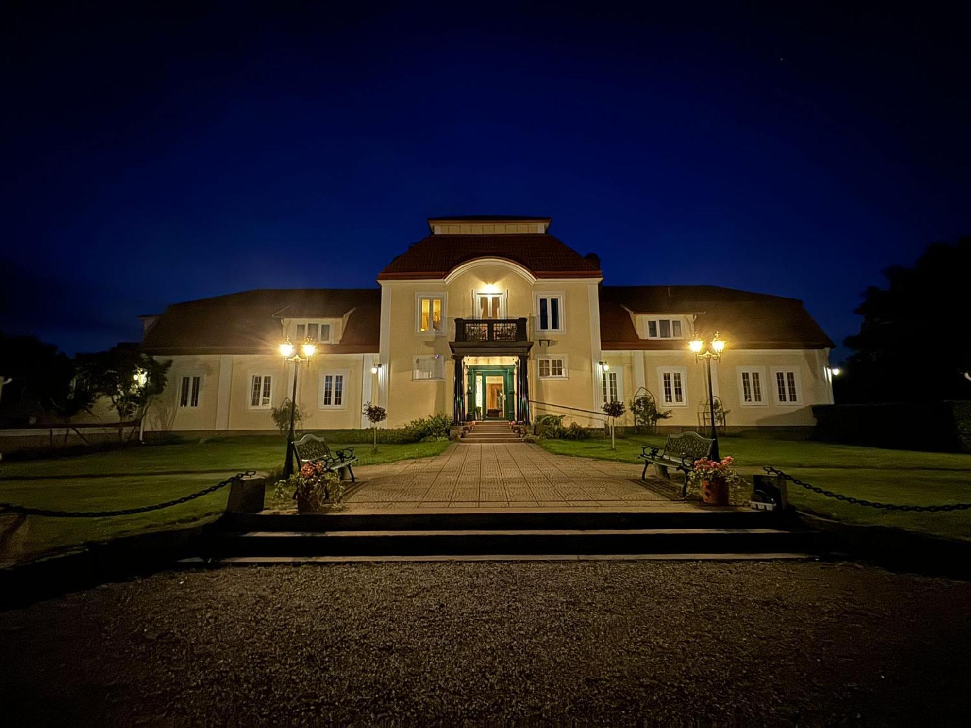 Moeckelsnaes Herrgard Dio Exterior photo